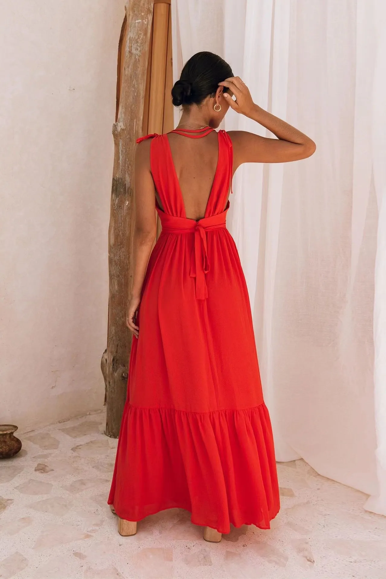 Elegant V-neck Pleated Waist Swing Dress